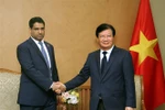 Phó Thủ tướng Trịnh Đình Dũng tiếp ông Bakheet Al Katheeri, Tổng Giám đốc Tập đoàn Dầu khí Mubadala. (Ảnh: Nguyễn Dân/TTXVN)