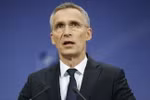 Tổng Thư ký NATO Jens Stoltenberg trong cuộc họp báo ở Brussels, Bỉ ngày 25/5. (Nguồn: THX/TTXVN)