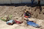 Một trong số những hố chôn tập thể được phát hiện tại Iraq. (Nguồn: AFP/TTXVN)