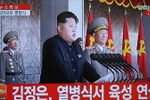 Nhà lãnh đạo Triều Tiên Kim Jong-Un (trái, hàng trên) chủ trì lễ kỷ niệm. (Nguồn: YONHAP/TTXVN)