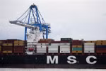 Tàu hàng MSC Gayane nơi phát hiện các container chứa ma túy tại cảng biển Packer ở Philadelphia, bang Pennsylvania, Mỹ ngày 18/6. (Nguồn: AFP/TTXVN) 