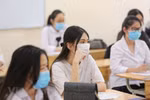Thí sinh dự thi tốt nghiệp trung học phổ thông. (Ảnh: TTXVN)