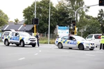 Lực lượng đặc nhiệm New Zealand phong tỏa tuyến đường gần đền thờ Hồi giáo ở Christchurch sau vụ xả súng ngày 15/3/2019. (Nguồn: AFP/TTXVN)