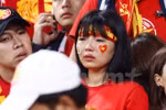 Nhiều cổ động viên có mặt tại Mỹ Đình đã bật khóc. (Ảnh: Hiếu Lương/Vietnam+)