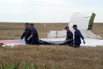 Còn nhiều thi thể nạn nhân vụ máy bay MH17 trong đống đổ nát