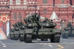 Xe tăng T-90 của Nga trong lễ duyệt binh kỷ niệm 71 năm Ngày Chiến thắng tại Quảng trường Đỏ ở thủ đô Moskva ngày 9/5. (Nguồn: EPA/TTXVN)