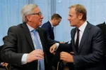 Chủ tịch Ủy ban châu Âu Jean-Claude Juncker (trái) và Chủ tịch Hội đồng châu Âu Donald Tusk tại Hội nghị. (Nguồn: AFP/TTXVN)