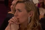 Kate Winslet đầy xúc động trước khoảnh khắc Leonardo DiCaprio được xương tên cho giải Nam diễn viên Xuất sắc nhất. (Nguồn: mashable.com)