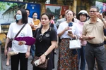Sĩ tử hoàn thành kỳ thi tuyển sinh vào lớp 10, phụ huynh thở phào