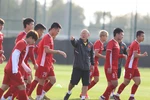Tuyển Việt Nam tập buổi đầu tiên ở Al Ain, chờ đối đầu Yemen