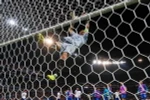 Buffon ăn mừng chiến thắng. (Nguồn: Reuters)