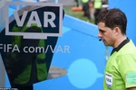 VAR lần đầu được áp dụng tại World Cup và giúp Pháp chiến thắng.