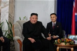 Nhà lãnh đạo Triều Tiên Kim Jong-un tại ga biên giới Khasan thuộc vùng Primorye, chặng dừng chân đầu tiên trong hành trình tới thành phố Vladivostok. (Ảnh: AFP/TTXVN)