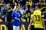 Reus lĩnh thẻ đỏ trực tiếp trong trận thua thảm của Dortmund. (Nguồn: RP Online)
