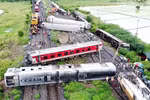 Hiện trường vụ tai nạn tàu hỏa tại Chennai (Ấn Độ), ngày 12/10/2024. (Ảnh: ANI/TTXVN)