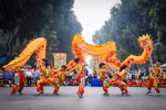 Múa rồng đòi hỏi thể lực tốt, sự uyển chuyển và cảm nhận tinh tế để toát lên phong thái rồng. (Ảnh: Hoài Nam/Vietnam+)