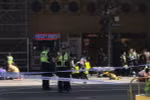 Cảnh sát phong tỏa hiện trường vụ lao xe vào người đi bộ ở Melbourne, Australia. (Nguồn: ABC News/TTXVN)