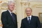 Cựu Tổng thống Mỹ Bill Clinton và Tổng thống Nga Putin. (Nguồn: AP)