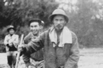 Bác Hồ trên đường đi công tác ở Việt Bắc, 1951. (Ảnh: Tư liệu/TTXVN phát)