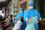 Tuy Hòa đặt mục tiêu lấy mẫu xét nghiệm COVID-19 đạt 7.000 mẫu/ngày. (Ảnh: Phạm Cường/TTXVN)
