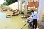 Từ ngày 12/6 đến nay, nước sông Cầu Đỏ nhiễm mặn nặng. (Nguồn: dangcongsan.vn)