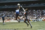 Những hình ảnh đáng nhớ về huyền thoại bóng đá Diego Maradona