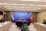 Thủ tướng Nguyễn Xuân Phúc hội đàm trực tuyến Thủ tướng Ấn Độ Narendra Modi. (Ảnh: Thống Nhất/TTXVN)