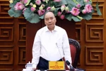 Thủ tướng Nguyễn Xuân Phúc thông báo nhanh về cơn bão số 9 đổ bộ vào miền Trung. (Ảnh: Thống Nhất/TTXVN)