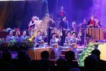 Chương trình nghệ thuật 'Âm vang đại ngàn' của các dân tộc thiểu số chào mừng Đại hội đại biểu toàn quốc các dân tộc thiểu số Việt Nam lần thứ 2. (Ảnh: Lâm Khánh/TTXVN)