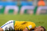 Tiền đạo Neymar bị rạn đốt sống và sẽ phải ngừng thi đấu