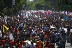 Người dân tham gia biểu tình phản đối Chính phủ tại Santiago, Chile, ngày 23/10/2019. (Nguồn: AFP/ TTXVN)