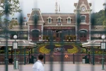 Công viên Disneyland tại Hong Kong phải đóng cửa do dịch bệnh. (Ảnh: AFP)