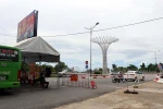 Chốt phòng dịch COVID-19 tại cầu Phủ, thành phố Hà Tĩnh. (Ảnh: Công Tường/TTXVN)