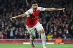 Giroud tỏa sáng chỉ đúng 3 phút sau khi vào sân giúp Arsenal giành chiến thắng. (Nguồn: AP)