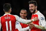 Bộ ba Oezil-Walcott-Giroud mang chiến thắng về cho Arsenal. (Nguồn: Getty Images)