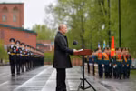 Tổng thống Nga Vladimir Putin phát biểu nhân kỷ niệm 75 năm Ngày Chiến thắng phát xít, tại quảng trường đặt Mộ Chiến sỹ vô danh ở thủ đô Moskva, ngày 9/5. (Ảnh: AFP/TTXVN)