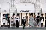 Một buổi trình diễn thời trang Xuân Hè của hãng Chanel ở thủ đô Paris, Pháp. (Ảnh: AFP/TTXVN)