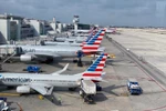 Máy bay của hãng hàng không American Airlines tại sân bay quốc tế Miami, Florida, Mỹ ngày 3/3 vừa qua. (Ảnh: AFP/TTXVN)