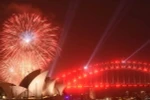 Màn pháo hoa lung linh rực rỡ sắc màu trên cầu cảng Sydney, Australia ngày 31/12. (Nguồn: AFP/TTXVN)