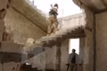 Binh sỹ Syria làm nhiệm vụ tại khu vực ngoại ô Manbij, Aleppo ngày 15/6. (Nguồn: AFP/TTXVN)