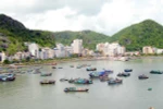 Một góc thị trấn Cát Bà. (Ảnh: Quang Quyết/TTXVN)