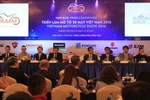 Đại diện các hãng xe máy tham gia triển lãm tại cuộc họp báo. (Ảnh: Hà Huy Hiệp/Vietnam+)