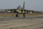 Máy bay chiến đấu Su-25 của Nga về tới căn cứ không quân Krasnodar sau khi rút khỏi căn cứ ở Syria. (Nguồn: AFP/TTXVN)
