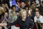 Ứng cử viên Hillary Clinton phát biểu trong cuộc vận động tranh cử ở Cleveland, bang Ohio. (Nguồn: AFP/TTXVN)