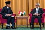 Ngoại trưởng Indonesia Sugiono và Ngoại trưởng Ấn Độ S Jaishankar tại cuộc gặp bên lề Hội nghị BRICS ở Kazan, Nga, ngày 23/10/2024. (Ảnh: ANI/TTXVN)