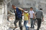 Cảnh đổ nát sau một cuộc không kích tại khu vực Fardous, thành phố Aleppo, Syria ngày 12/10. (Nguồn: AFP/TTXVN)