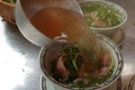[Mega Story] Phở bò phiêu lưu ký: Phở Bắc-Trung-Nam khác nhau thế nào?