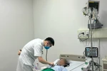 Sau thời gian điều trị tại Bệnh viện Bệnh Nhiệt đới Trung ương, bệnh nhân đã cắt sốt và không phải thở oxy. (Ảnh: BVCC)