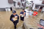 Sơ tán người dân sau khi bão Lekima đổ bộ vào Trung Quốc. (Nguồn: scmp.com)