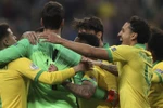 Brazil nhọc nhằn loại Paraguay sau loạt sút luân lưu căng thẳng